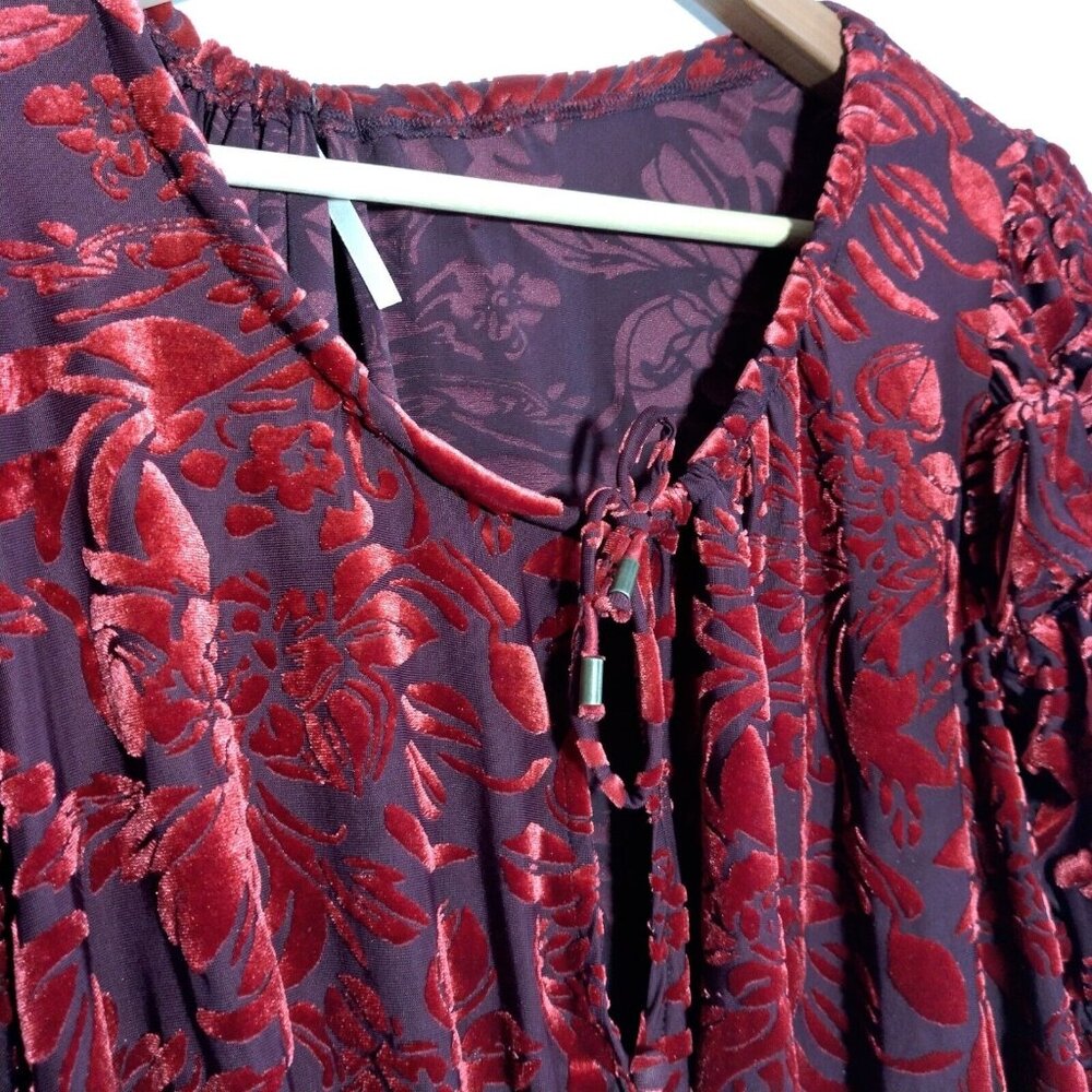 Free People Velveteen Dream Shirt S Red Floral Velour Crop Peasant Ruffle V Neck - Picture 8 of 16